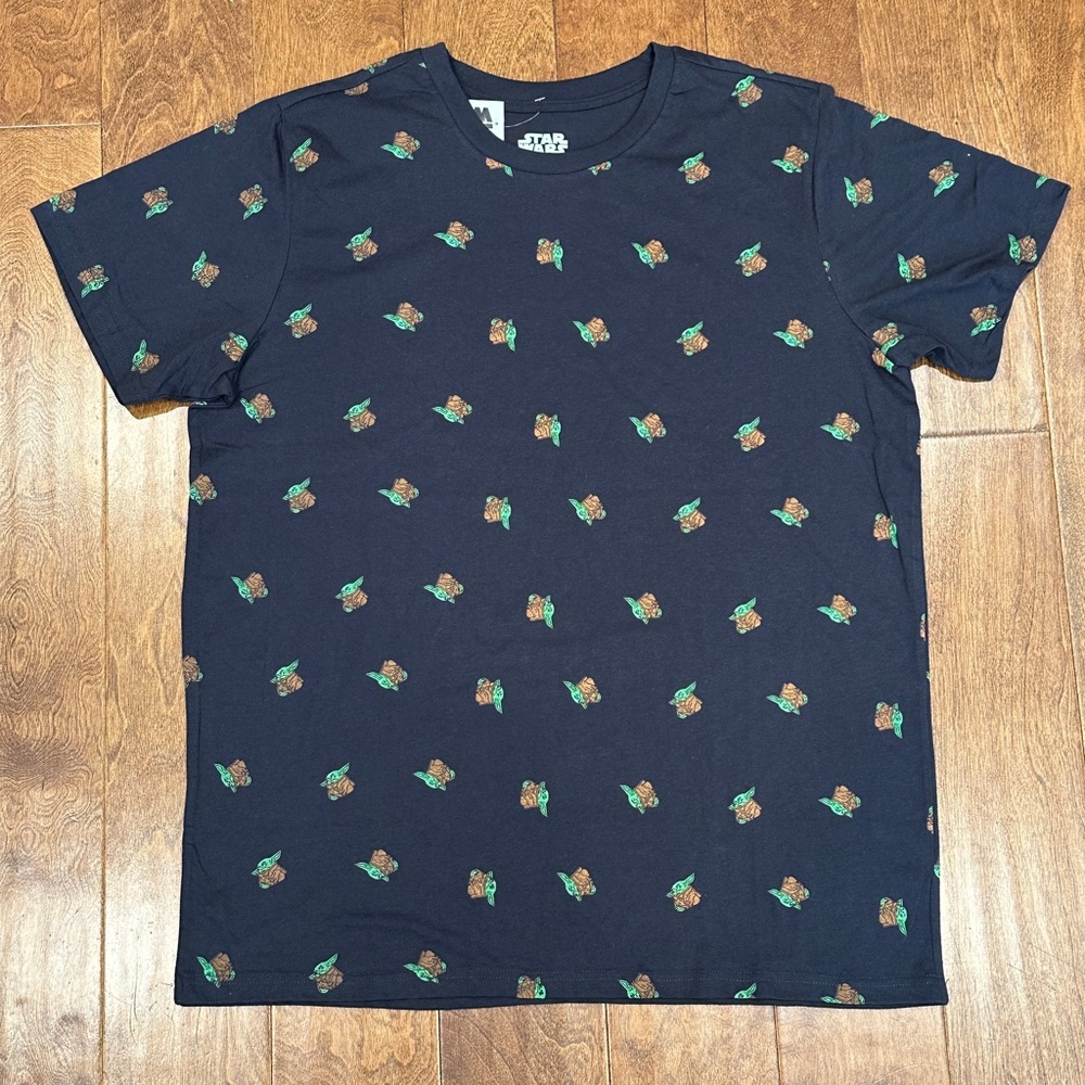 Star Wars size XL Mandalorian Allover Print Yoda T-Shirt